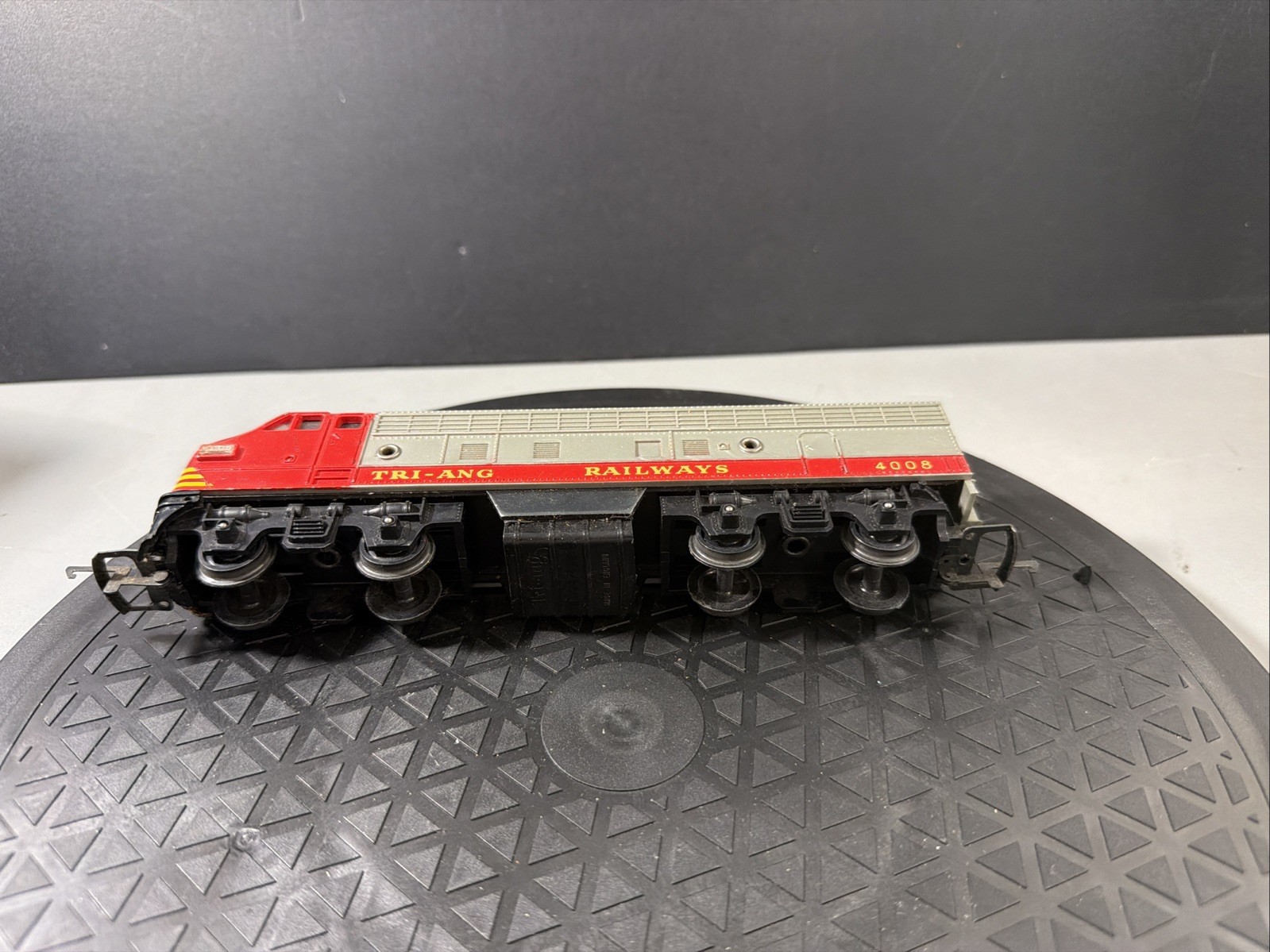 Tri-ang OO R55 Class F7 A Unit Diesel Power Car 4008 Silver Red F.20