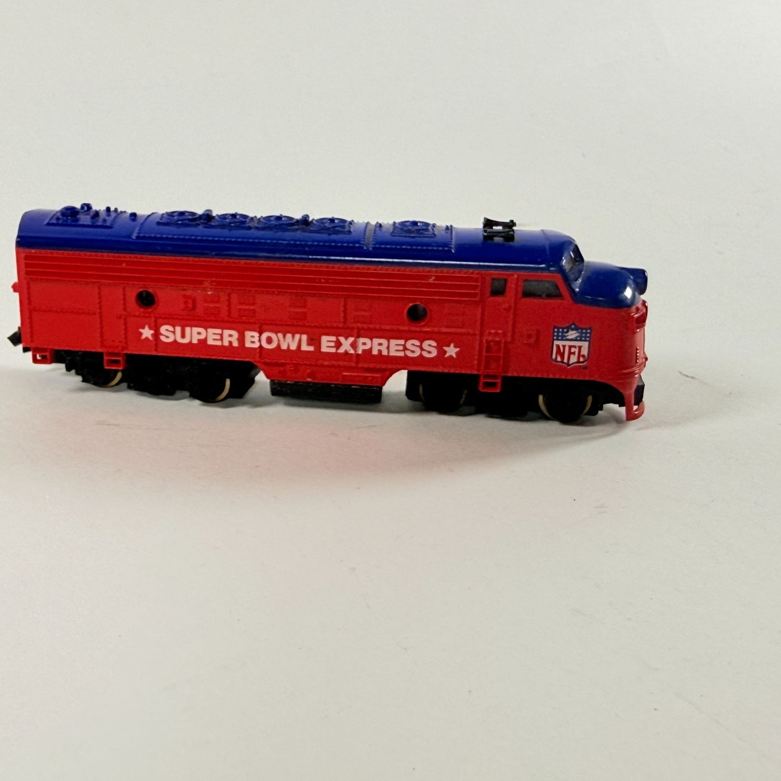 Vintage Life Like N Scale Super Bowl Express F7A Diesel Locomotive Runs Sluggish