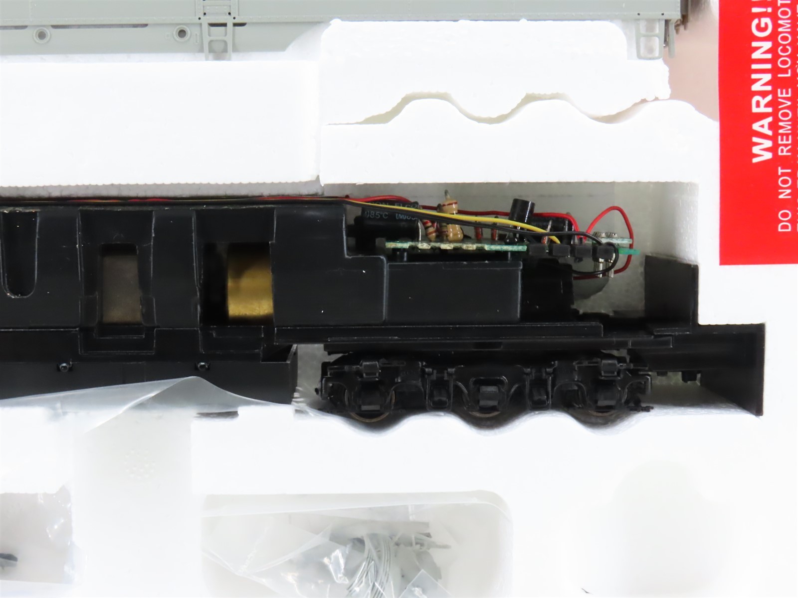 HO Scale Proto 2000 21072 Undecorated E7A Diesel Locomotive
