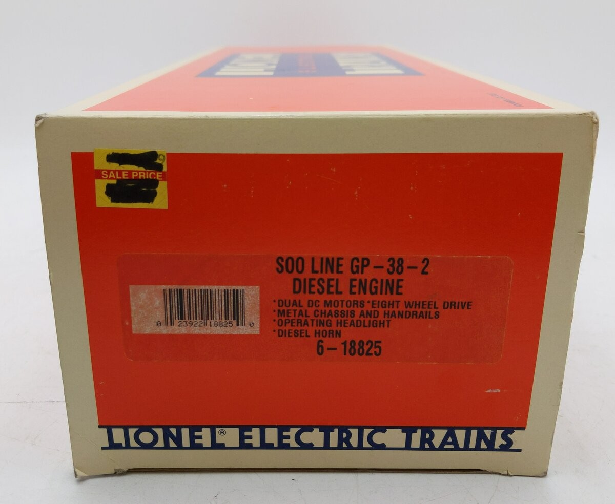 Lionel 6-18825 O Gauge Soo Line GP-38-2 Diesel Locomotive #4000 LN/Box