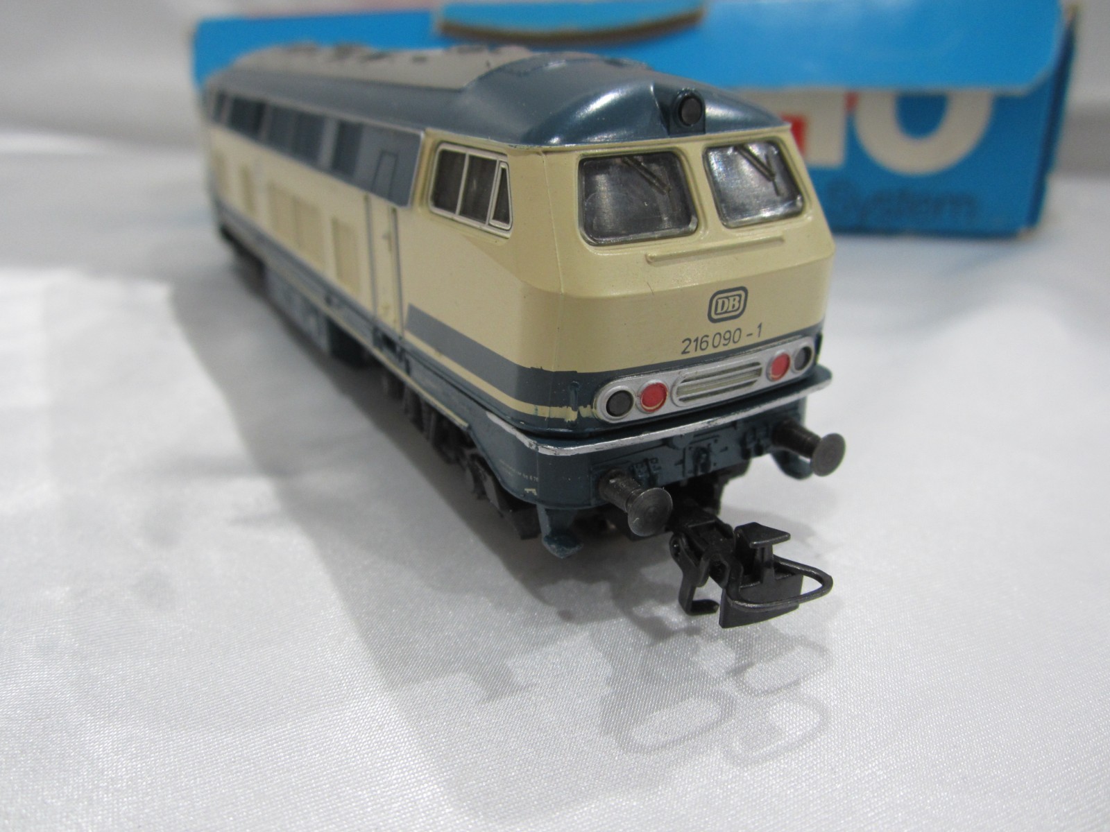 Marklin 3074 HO DB BR 216 Diesel Locomotive, 3 Rail, Analogue