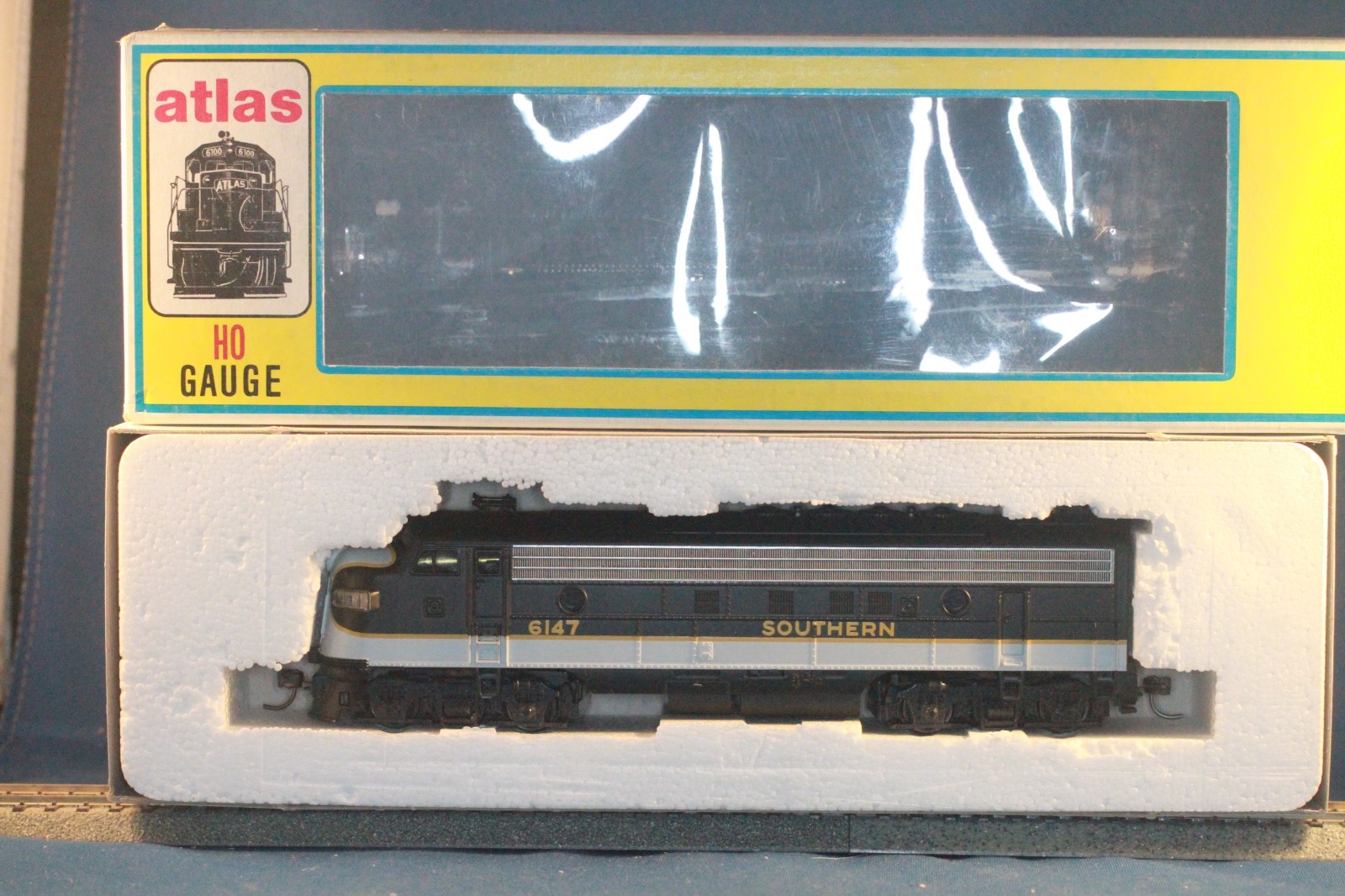 HO ATLAS 8332 EMD FP-7A Diesel Powered Southern Railway SRR #6147 Roco Drive JP