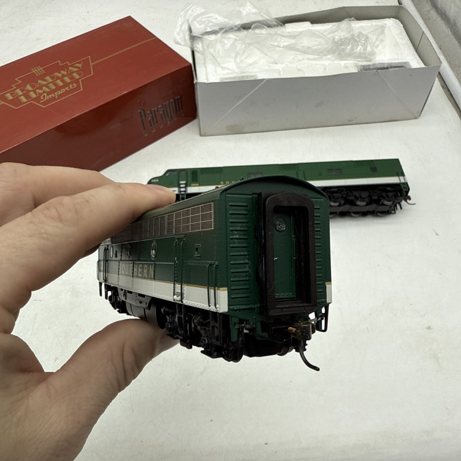 Broadway Limited HO Southern Railway Paragon DCC And Sound EMD E7A #2905 B Unit
