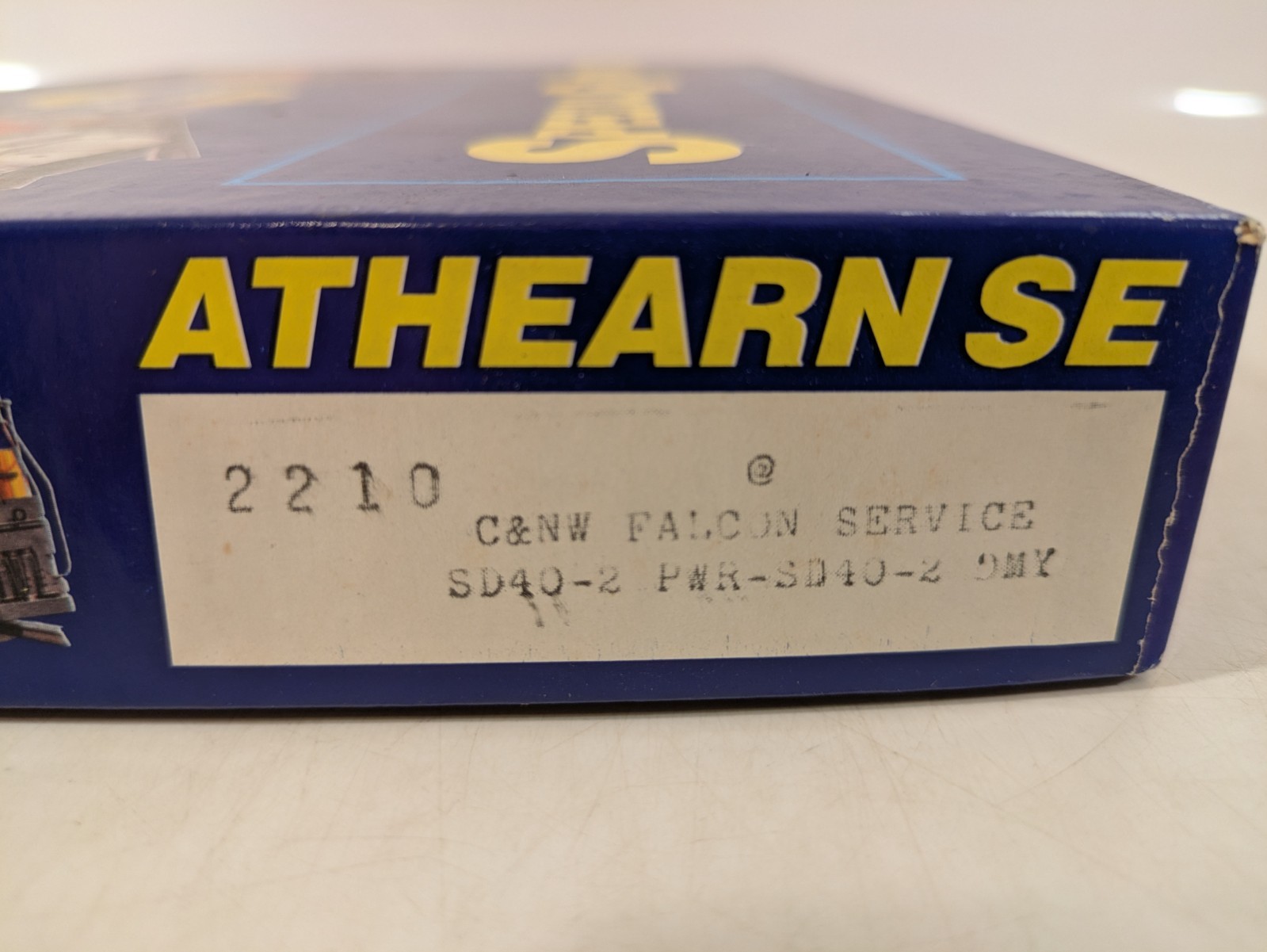 HO 2x EMD SD40-2 (Pwd+Dmy) CNW Chicago North Western Falcon Service DC NOS #2210