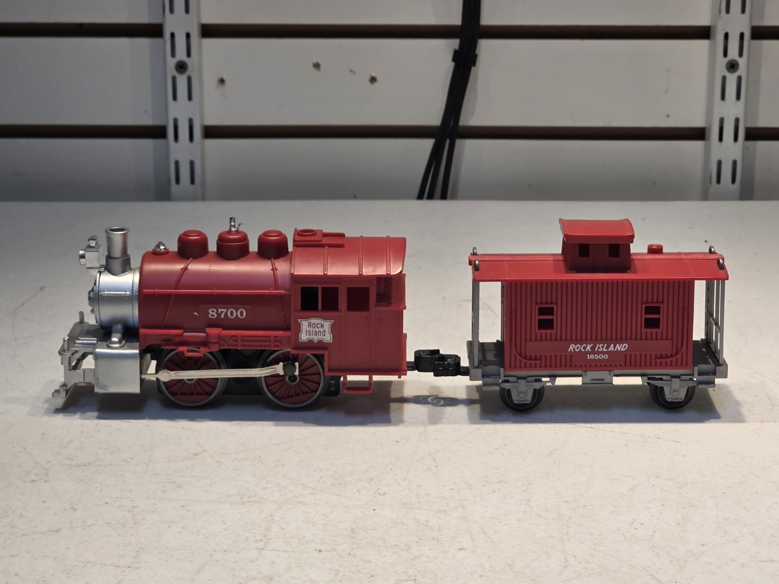 Vintage Lionel Rock Island 0-4-0 Steam Switcher Locomotive W/Caboose O Gauge