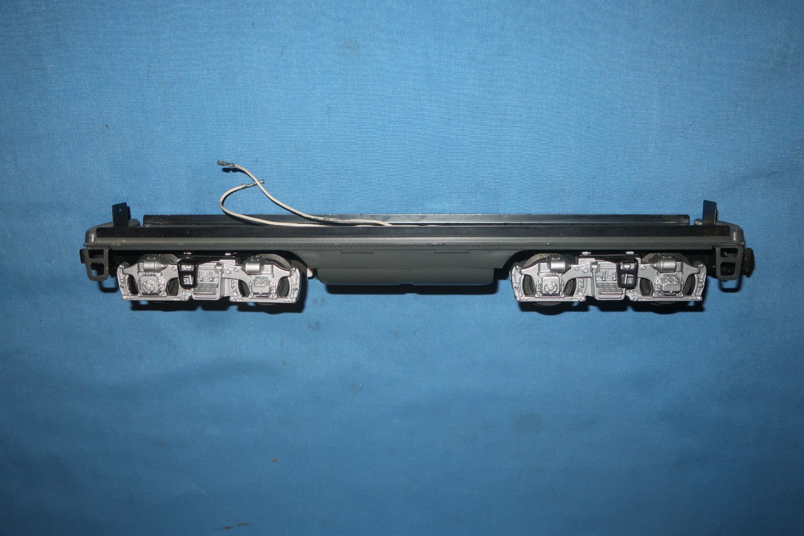 Lionel F3 Diesel Locomotive B-unit Frame w/Trucks. MT Clemens Era