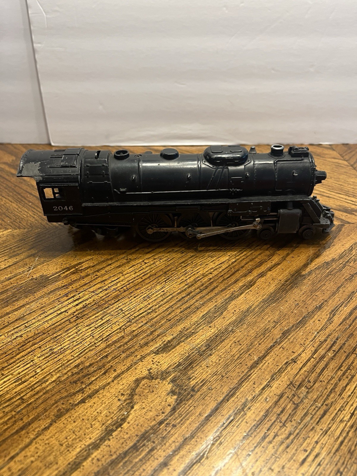 Vintage Lionel Postwar 2046 Locomotive W/ 6026W Tender