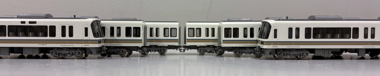 KATO #10-170 JR-W Series 221 EMU 6-cars set (N scale 1/150 9mm)