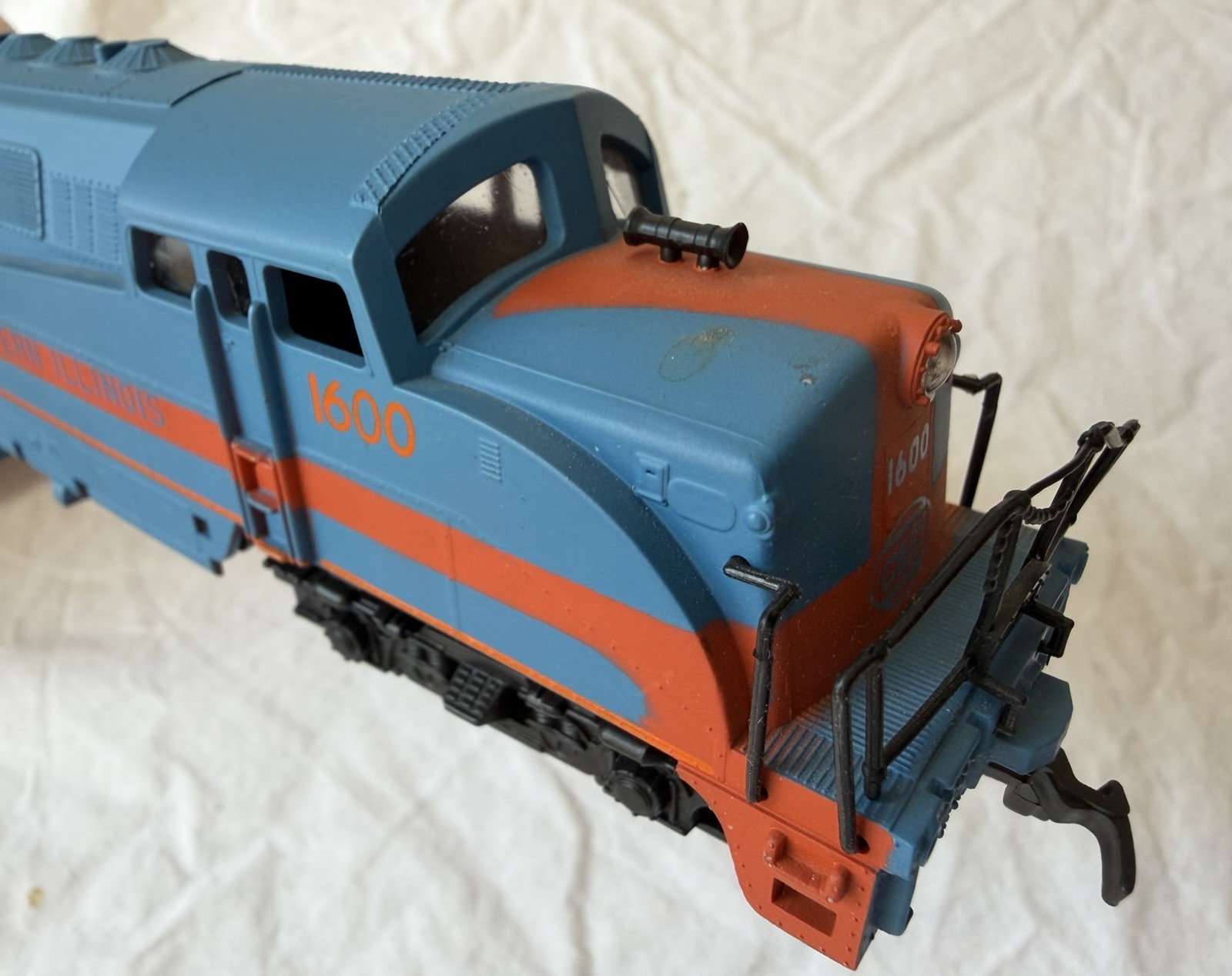 Vintage AHM Chicago & Eastern Illinois Dummy Engine #1600 Very Good Condition
