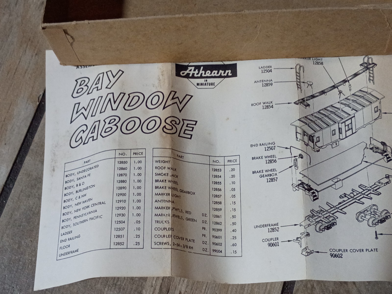 Vtg Athearn HO New York Central Bay Window Caboose 1291 w/Box Estate Train