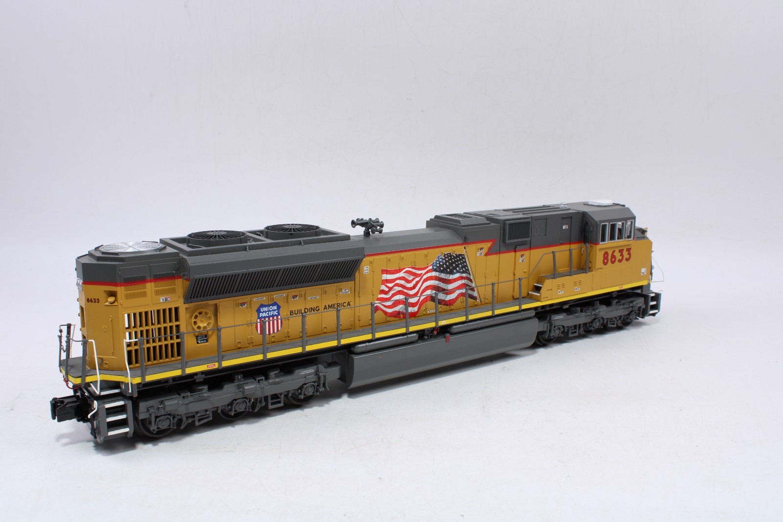 MTH 20-20219-1 O Gauge SD70ACe Diesel Engine Union Pacific #8633 Flag PS3
