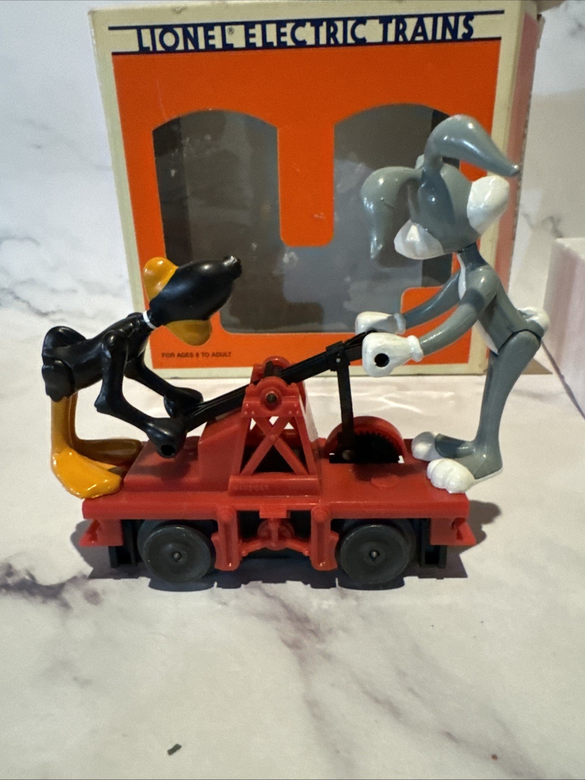 O Gauge 3-Rail Lionel 6-18416 Looney Tunes Bugs & Daffy Powered Handcar