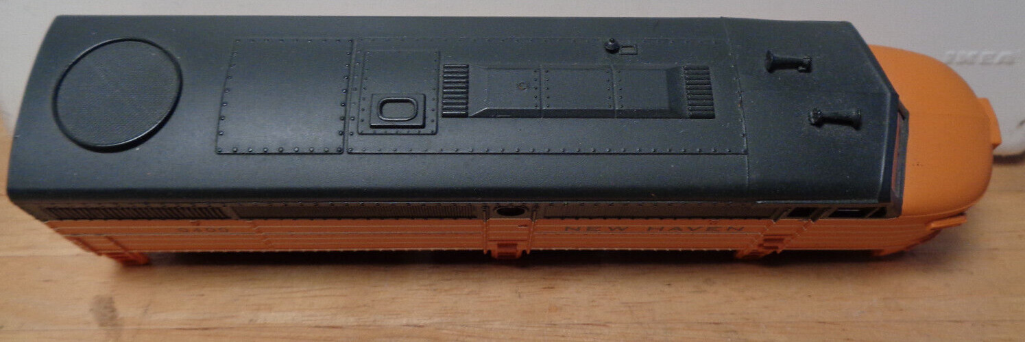 WALTHERS TRAINLINE HO SCALE NEW HAVEN 400 DIESEL 8 WHEEL DRIVE W/BRASS FLYWHEELS