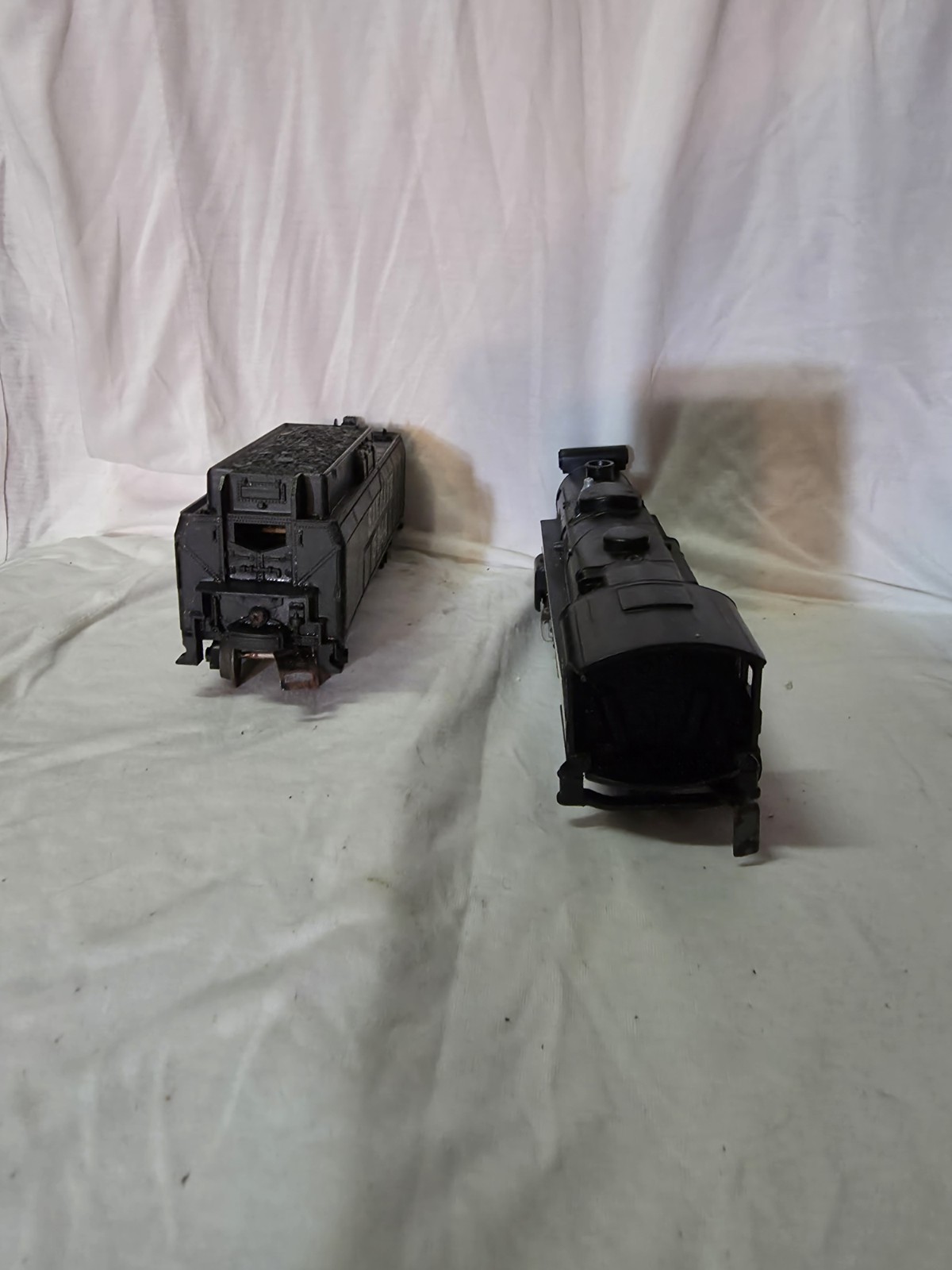 Lionel Train Cars Set 8644 with transformer and extra roof part