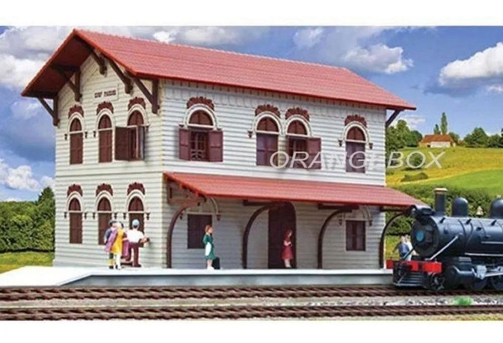 Station Engineer Passos 1519 – Frateschi HO Scale 1:87 Diorama Train Locomotive
