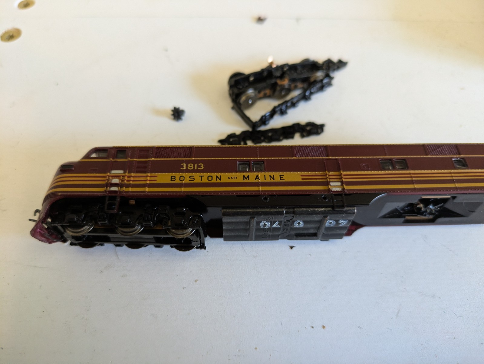 Life Like N Scale E7 Boston Maine 7002 #3813 for parts/repair