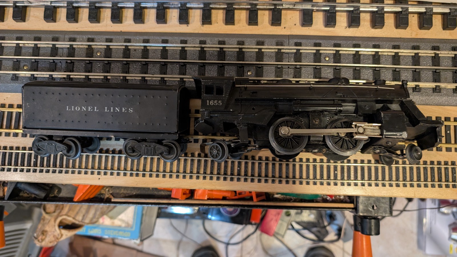 Lionel No. 1655 2-4-2 Steam Locomotive w/ 6654W Whistle Tender working great