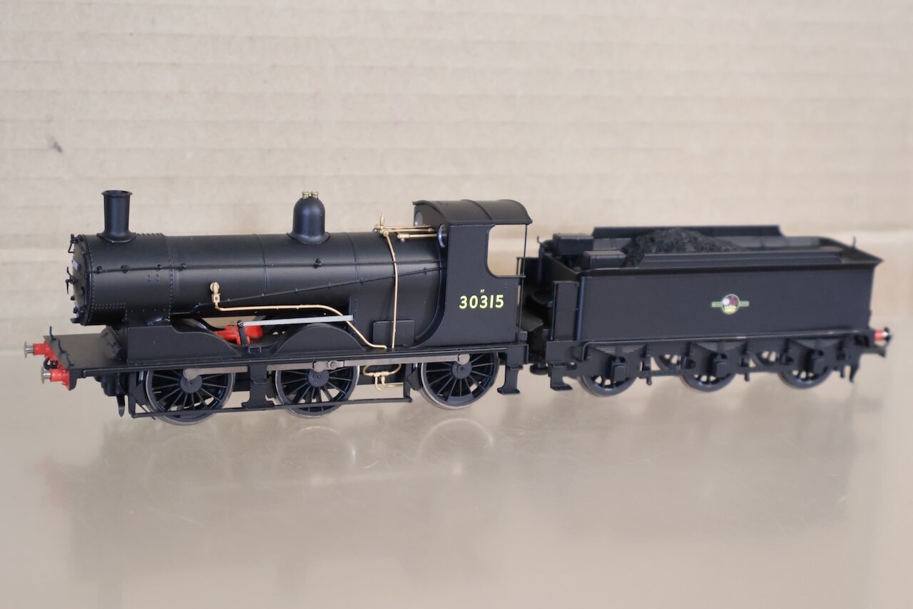 HORNBY R3239 DCC READY BR 0-6-0 DRUMMOND CLASS 700 LOCOMOTIVE 30315 om