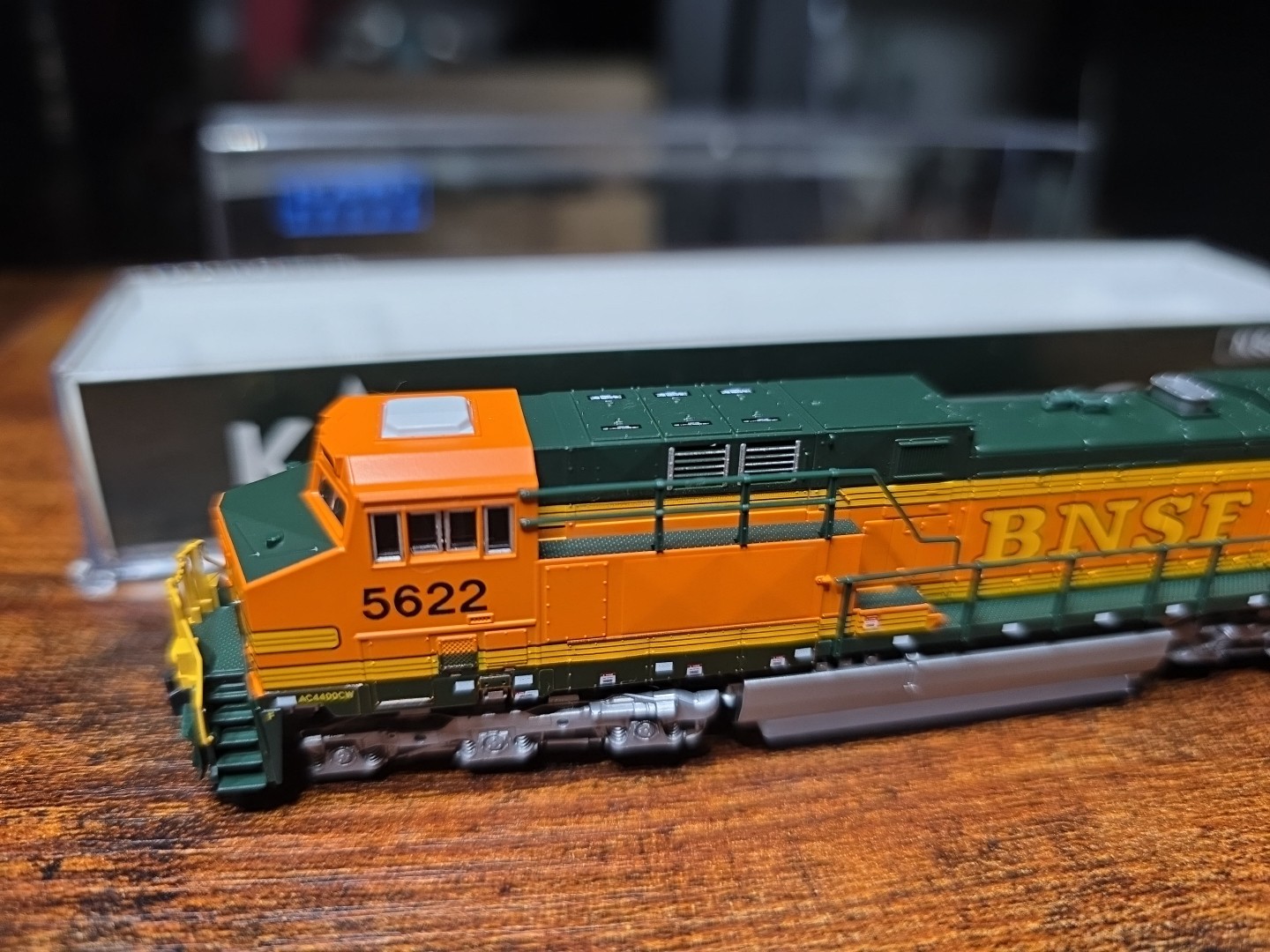 N Scale Kato 176-7111 BNSF Railway AC4400CW Diesel Locomotive #5622 New.