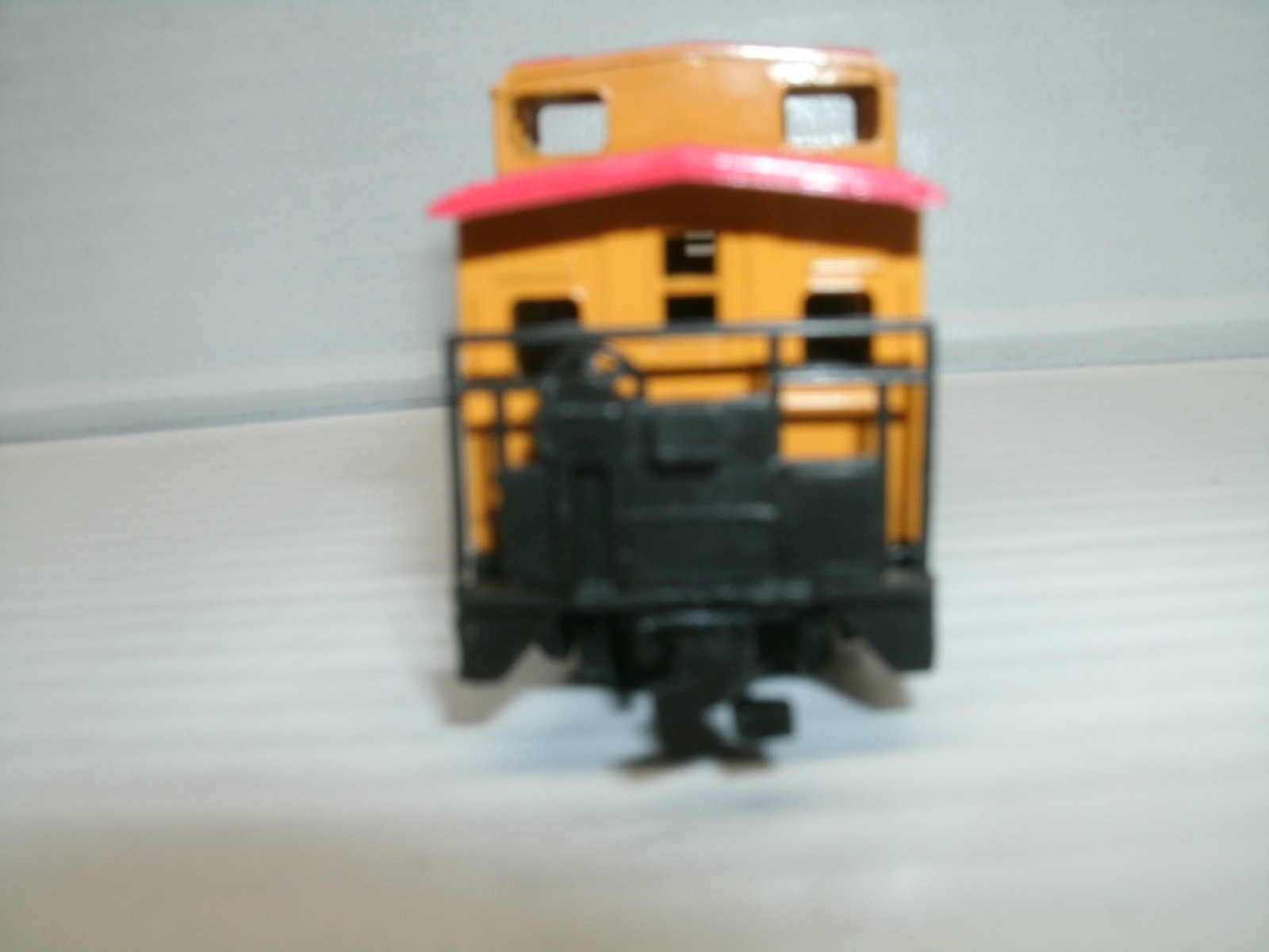 Bachmann Plus HO 31203 Union Pacific 1468 EMD F7A Diesel Loco W/ TWO CABOOSES