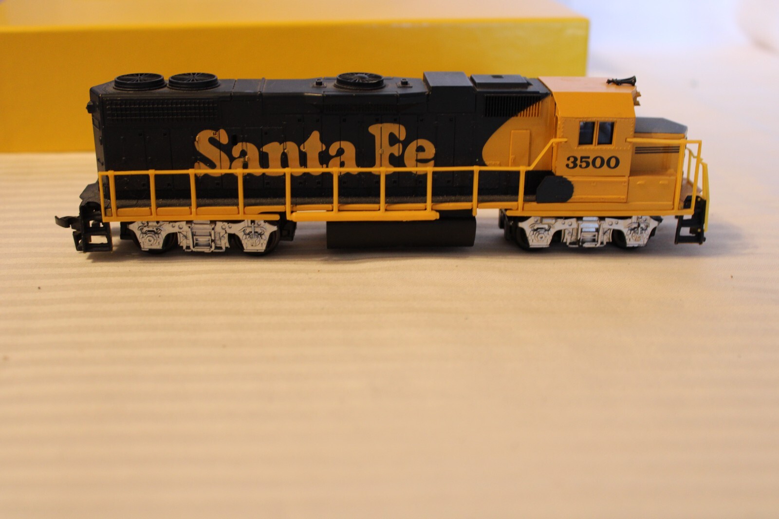 HO Scale Life-Like, GP-35 Diesel Locomotive, Santa Fe Blue Yellow, #3500