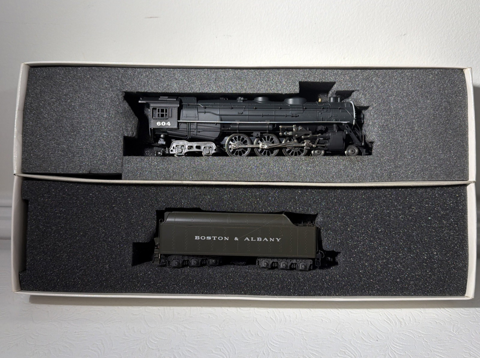 BOSTON &ALBANY 4-6-4 HUDSON STEAM LOCO DC-RIVAROSSI – HO Scale “B&A” In 604