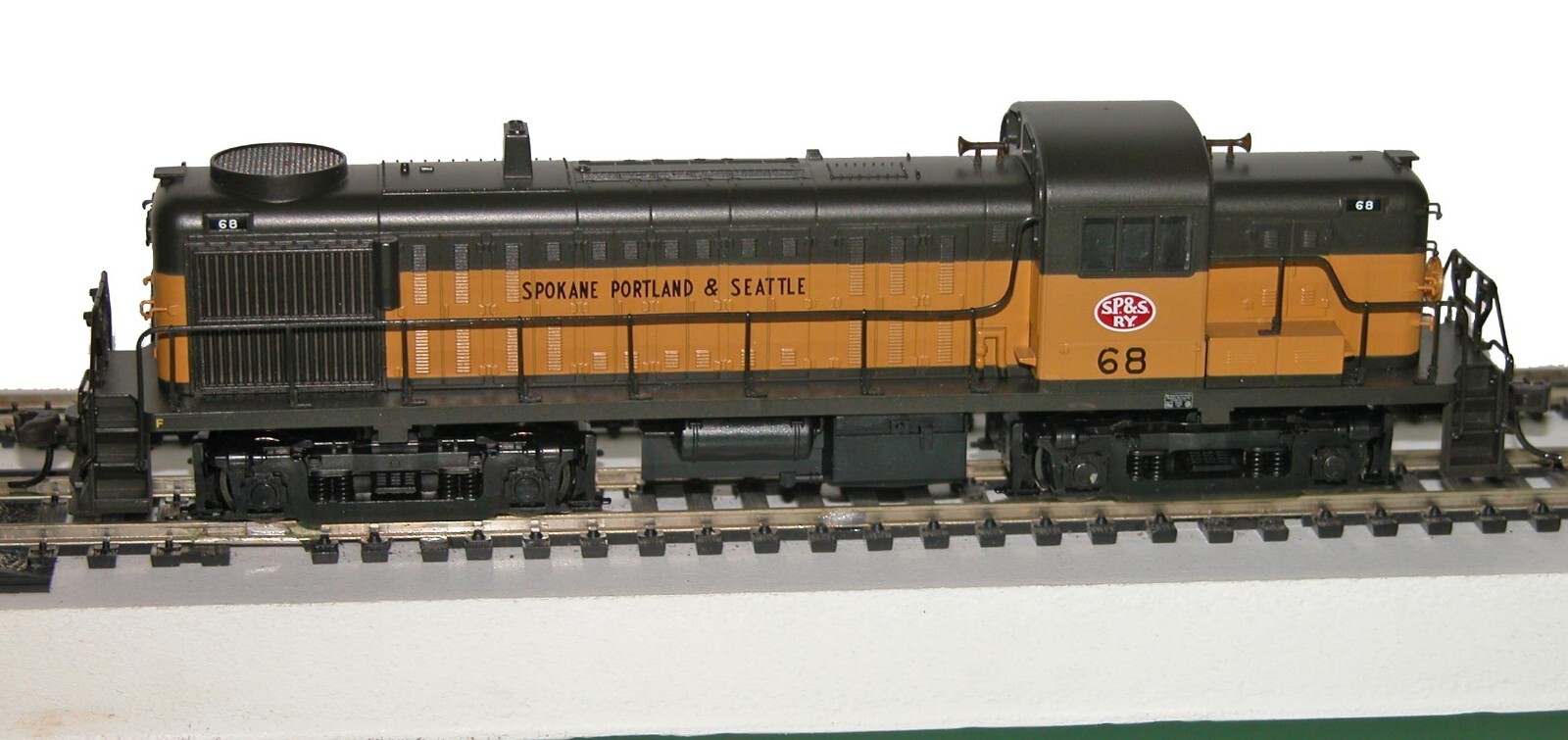 HO ATLAS 8476 ALCO RS-3 LOCOMOTIVE SPOKANE PORTLAND & SEATTLE SP&S # 68