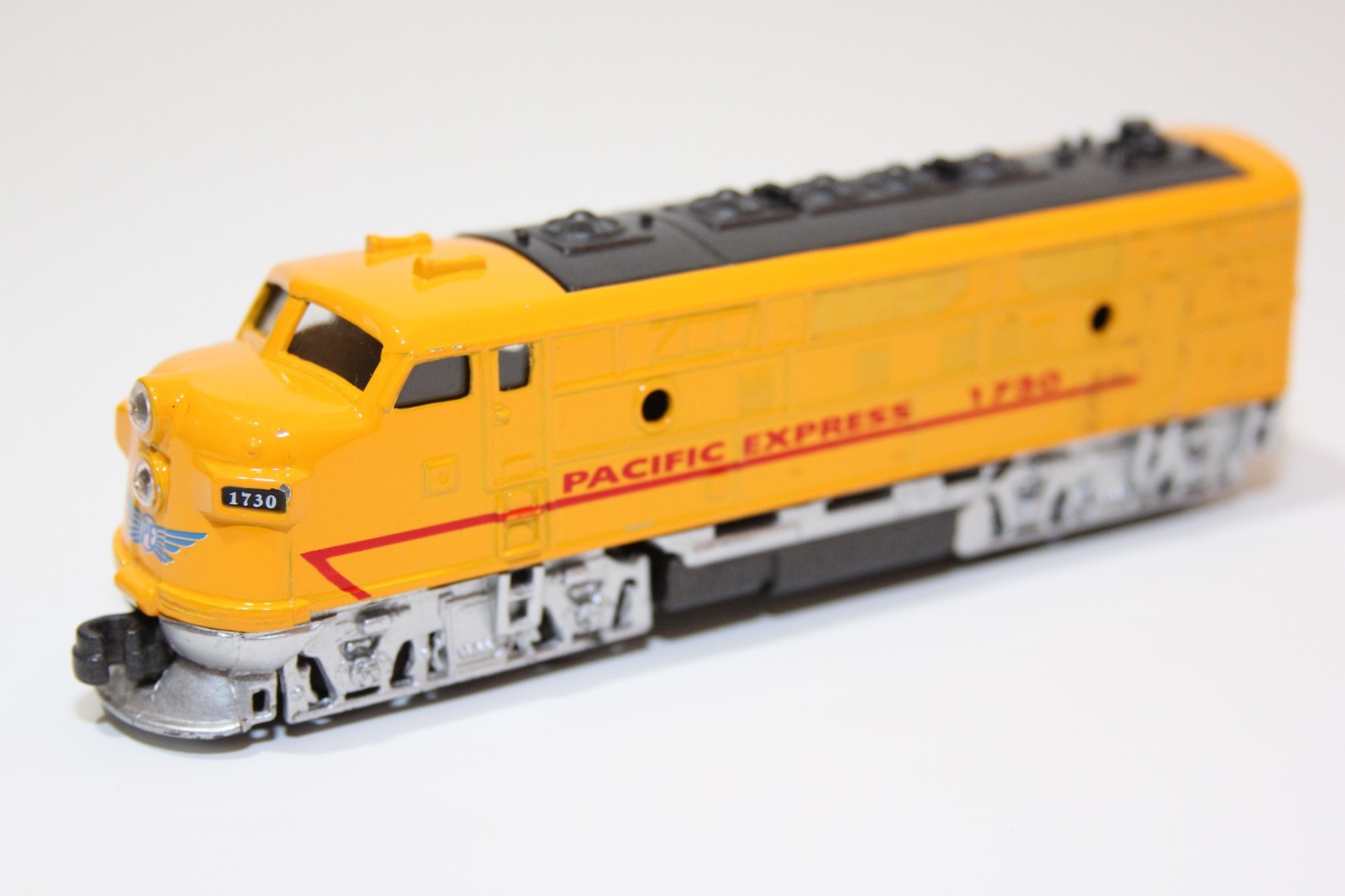 PACIFIC EXPRESS 1730 Pull Back Train Locomotive Engine Toysmith Toy