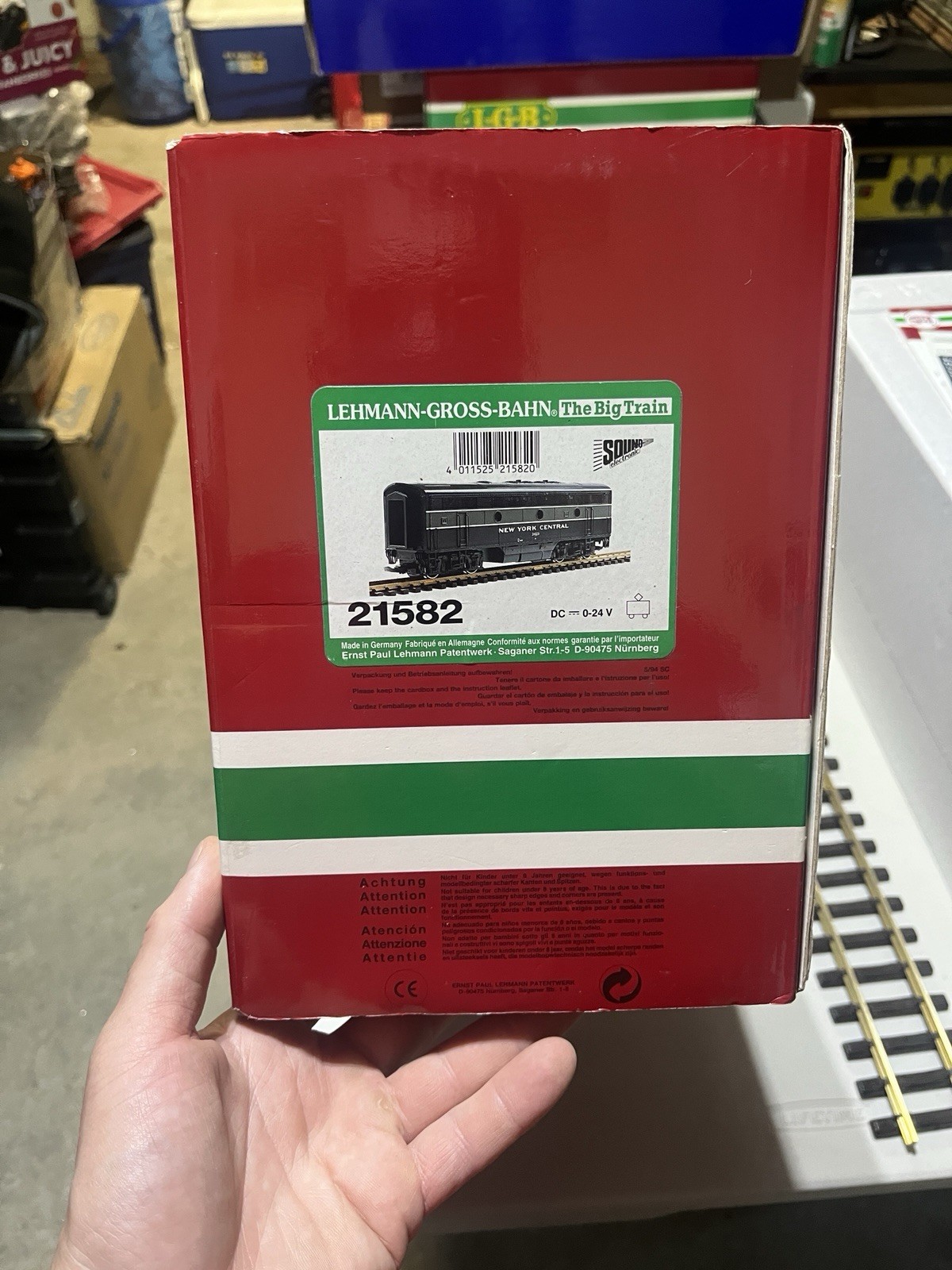 LGB 21582 G Scale NYC F7 B Unit Non-Powered Diesel Locomotive with Sound #2423