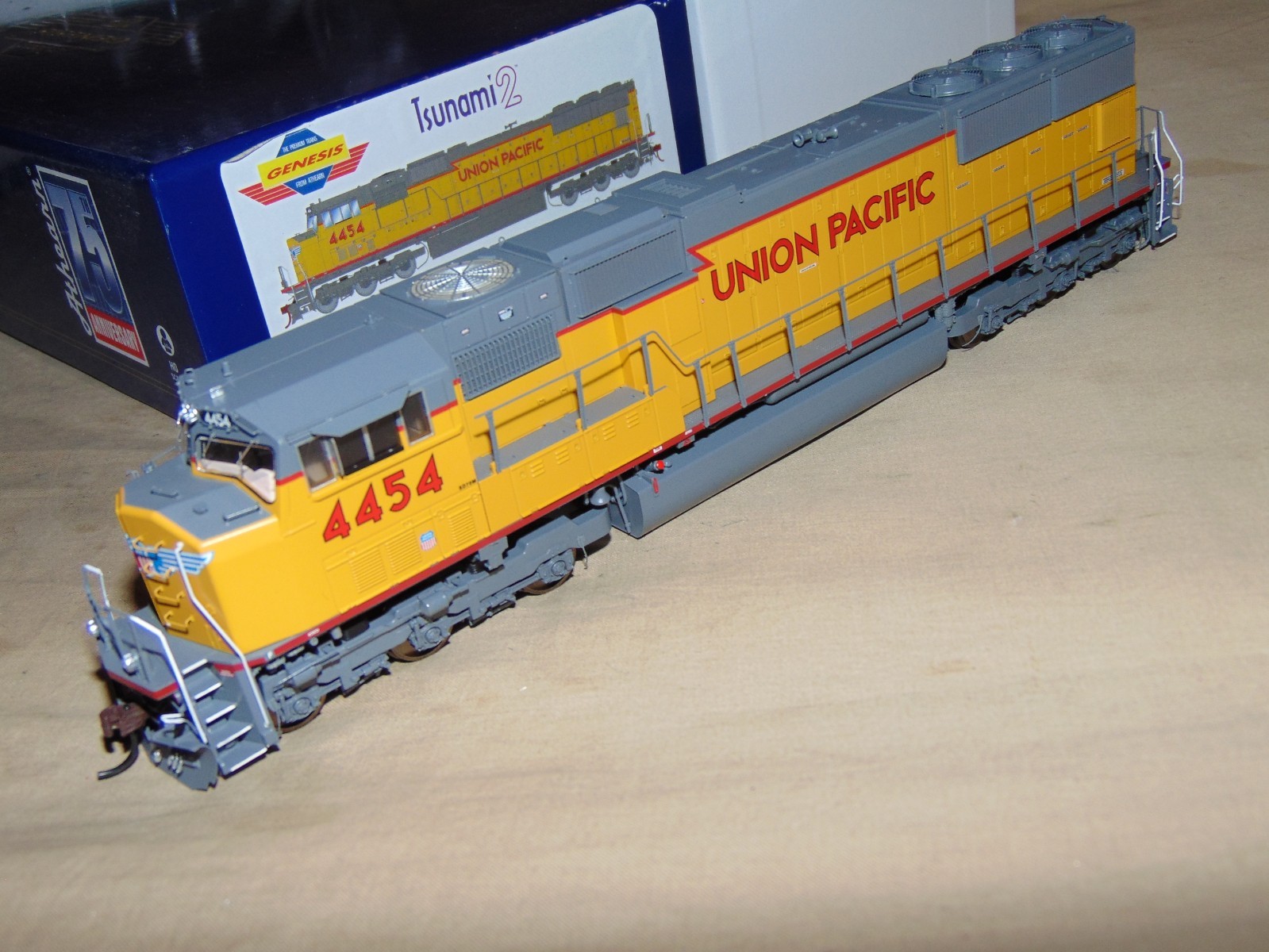 ATHEARN GENESIS HO 75820 UNION PACIFIC SD70M DIESEL DCC & SOUND -BRAND NEW