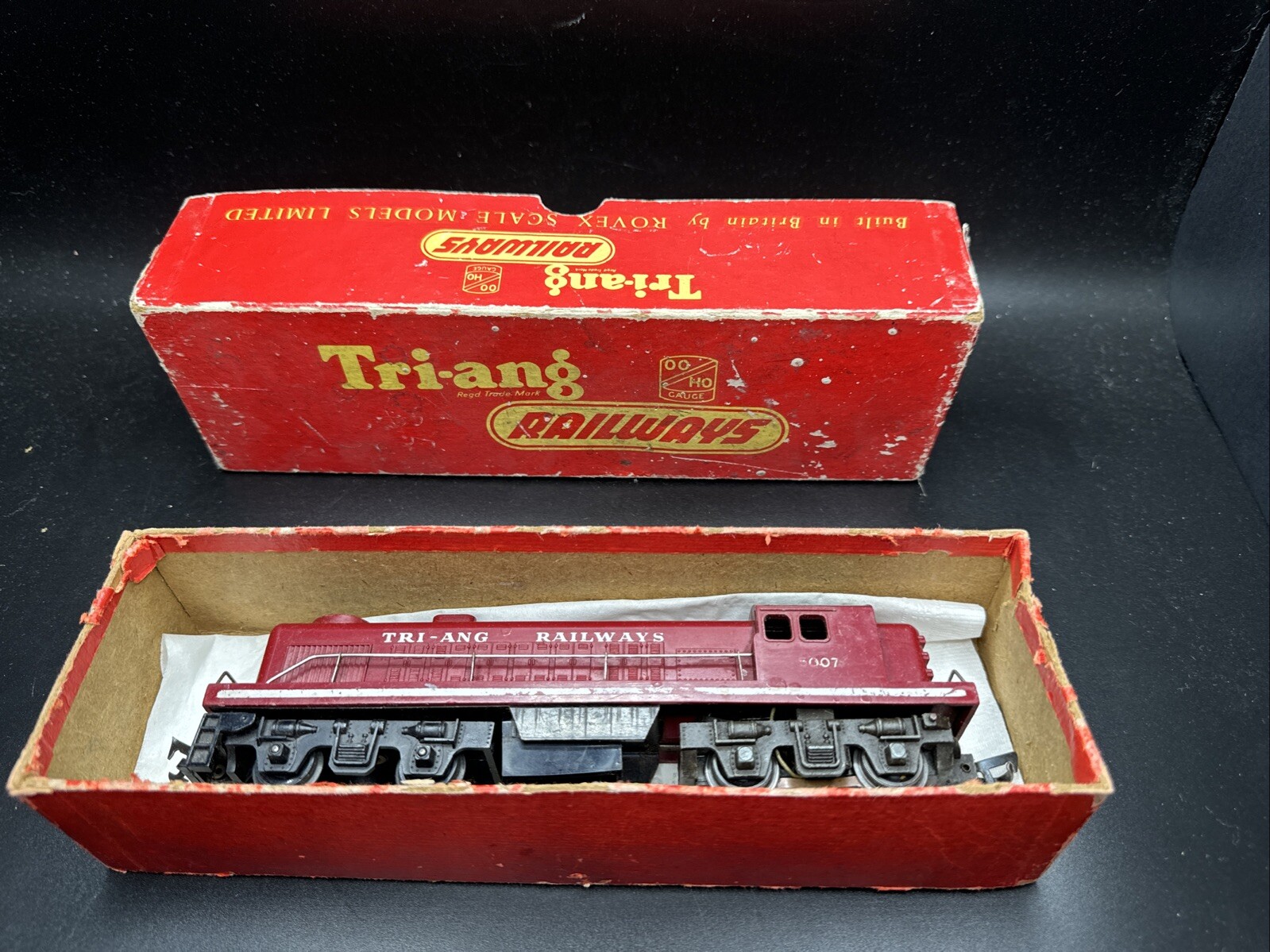 RARE TRIANG R155 DIESEL SWITCHER RED LOCO BOXED T.22