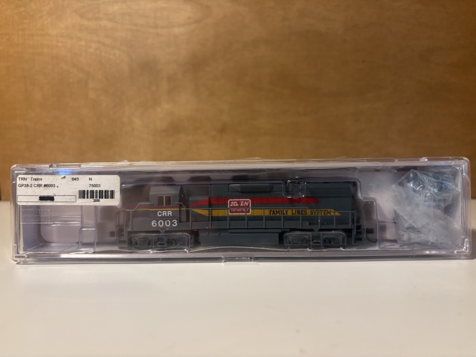 Walthers N Scale GP38-2 Diesel Locomotive CRR #6003 Clinchfield 920-75003 NIB