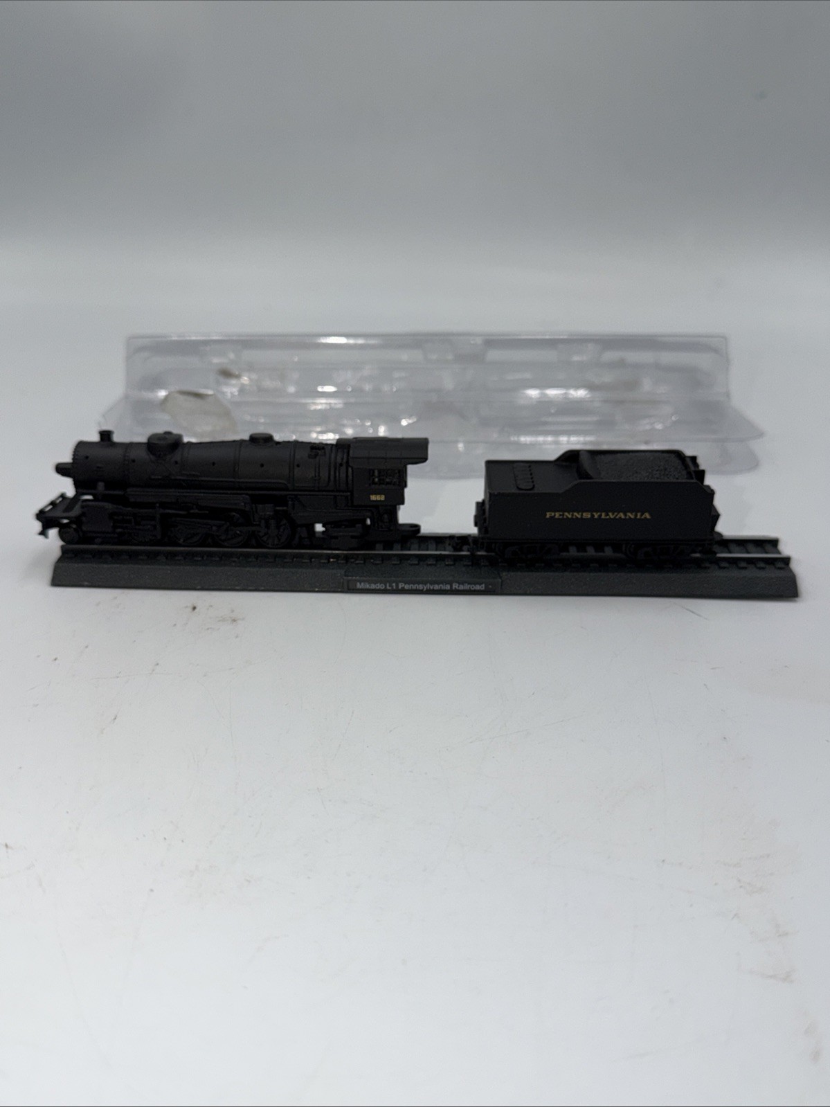 Mikado L1 Pennsylvania Railroad Locomotive & Coal Tender 1662 Static Display N