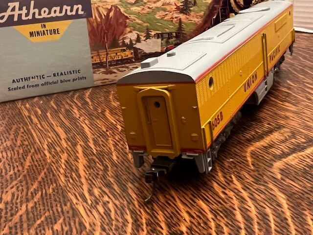 HO Scale Athearn, Union Pacific Yellow Box Car, #605B