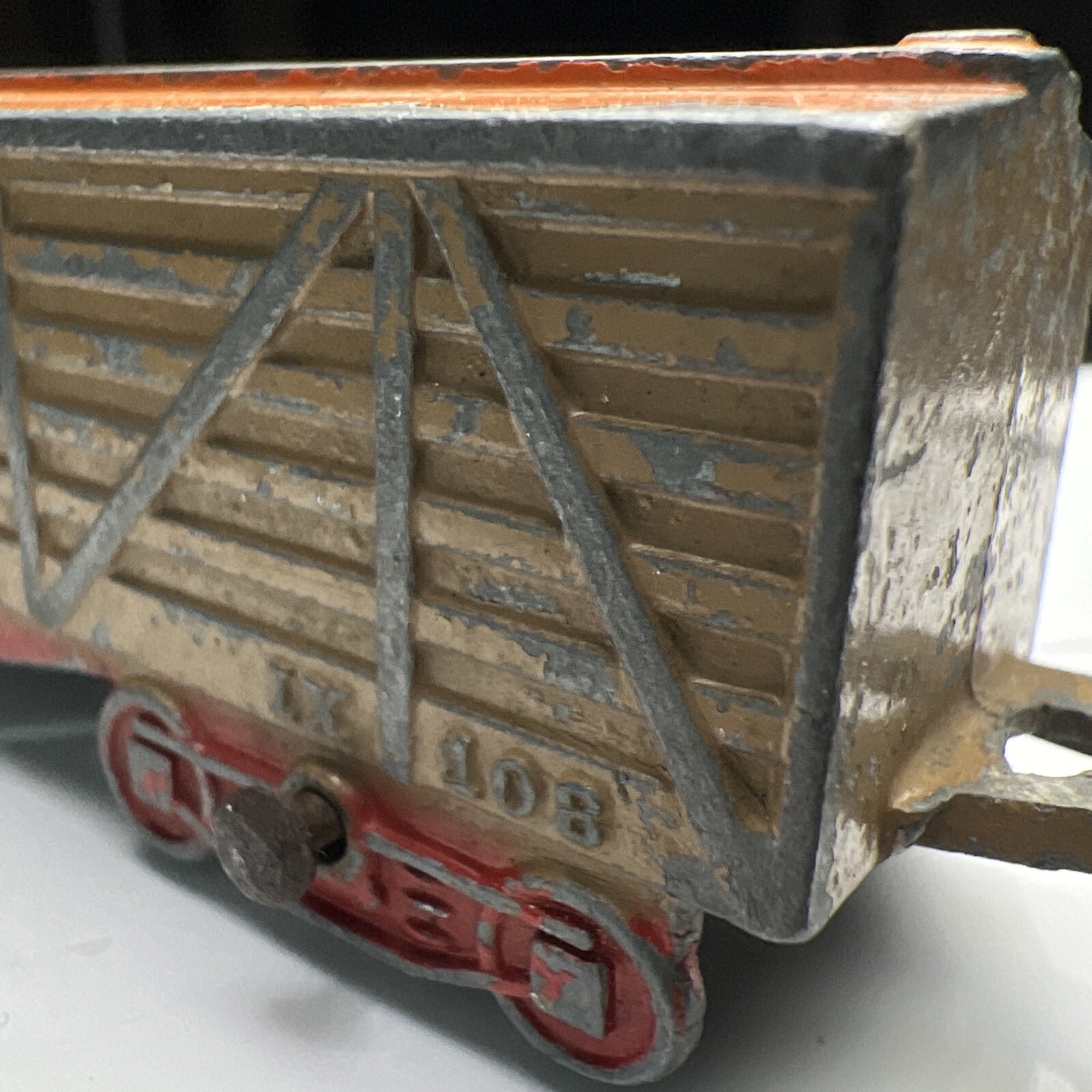 vtg 1939 TOOTSIETOY Train PIONEER STOCK SHIPPERS CAR RAILROAD 5 Inch Orange