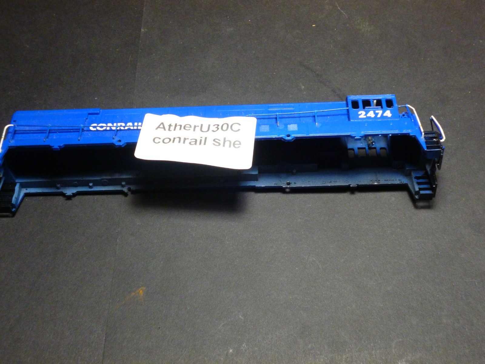 Ho Athearn Diesel locomotive shell U30C Conrail