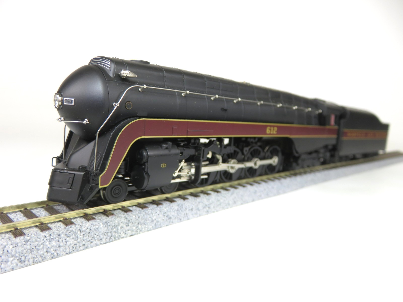 Broadway Limited 077 HO Norfolk Western 4-8-4 Class J Steam Locomotive DCC/Sound