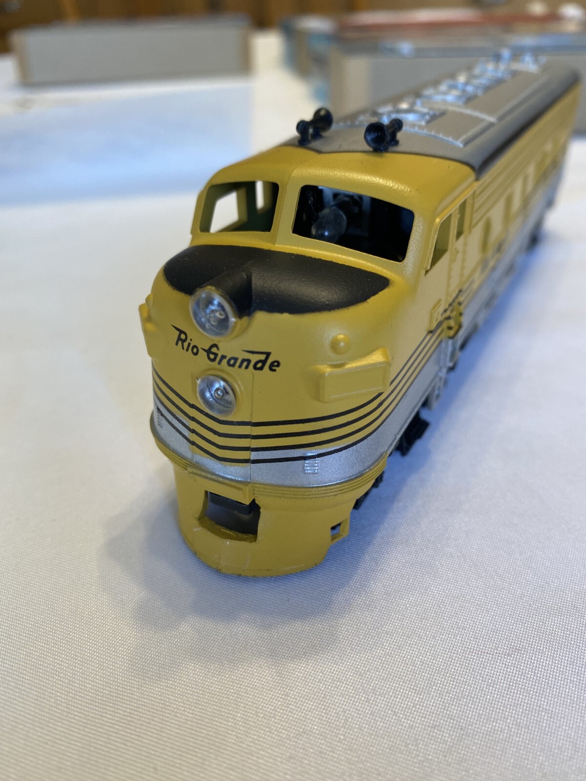 Vintage Athearn HO Denver & Rio Grande Diesel Locomotive / Caboose / Box Cars
