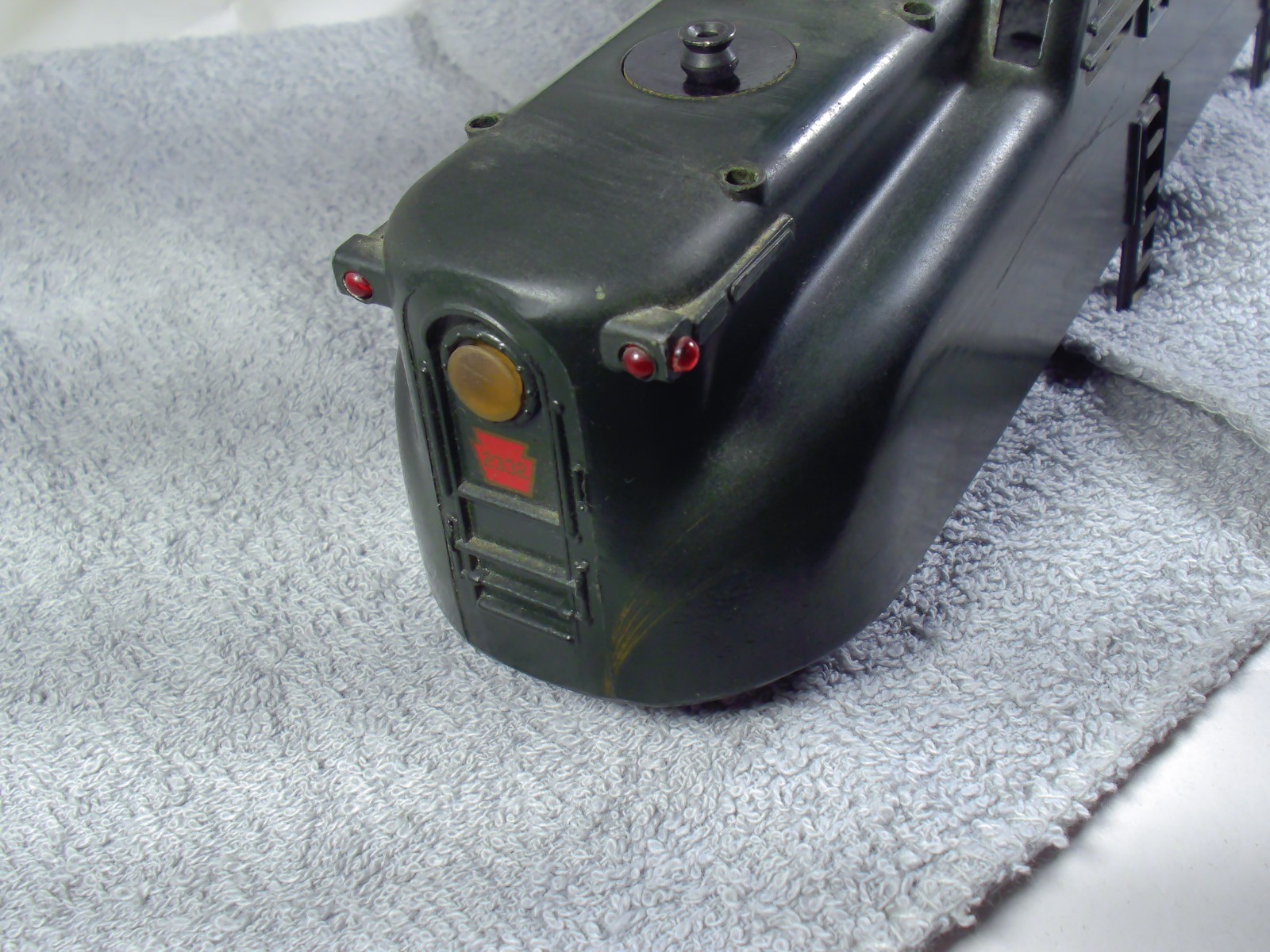 Vintage Lionel GG1 Electric Locomotive body cab shell for resto or use as is
