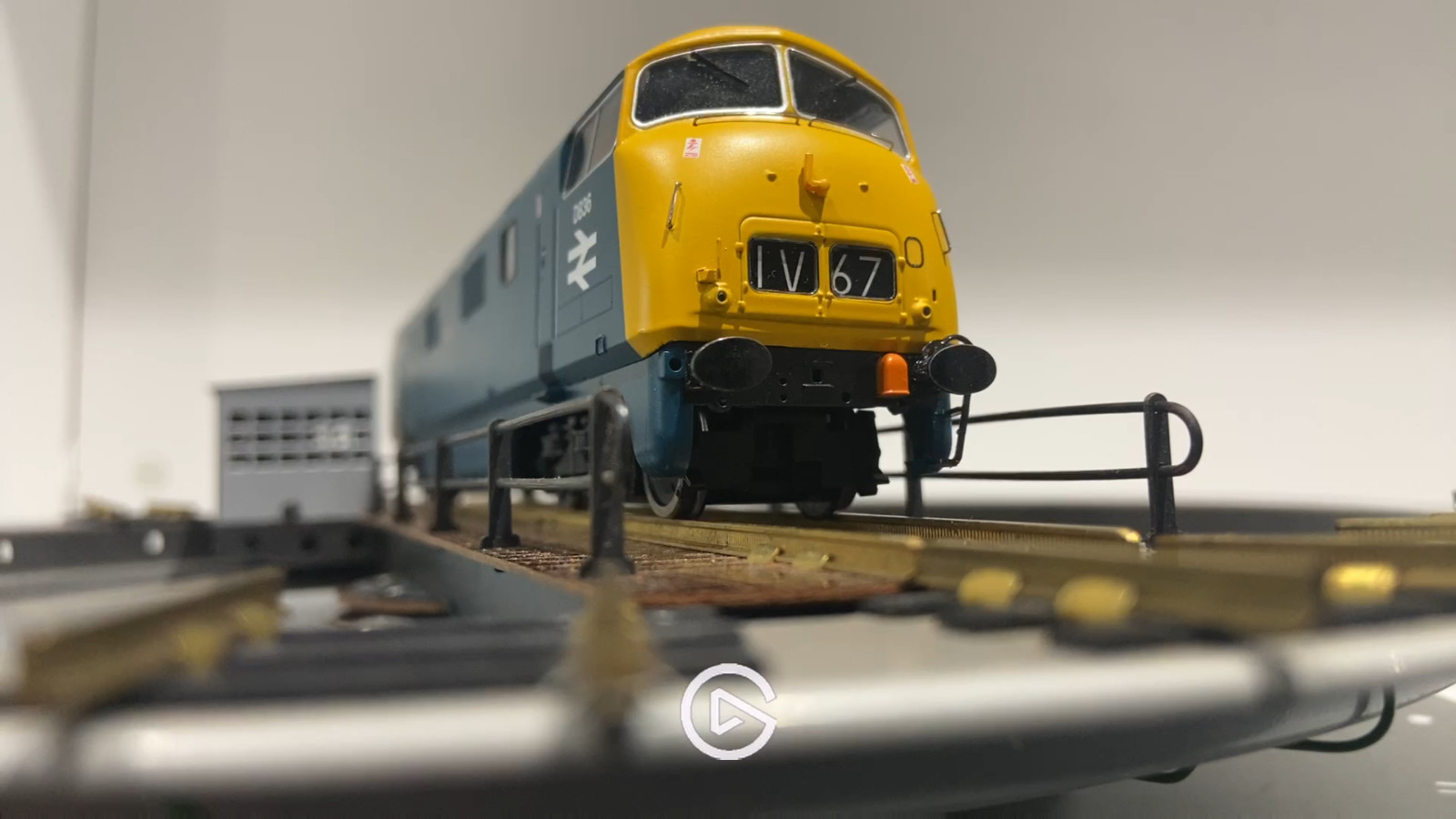 Bachmann Branchline 32-067A Class 43 Warship D836 in BR Blue DCC Ready Led Light