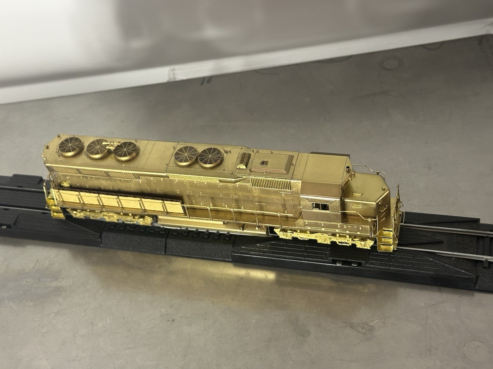 HO Brass KMT Japan EMD SD45 Diesel Locomotive –Unpainted-Runs-The Train Shop Box