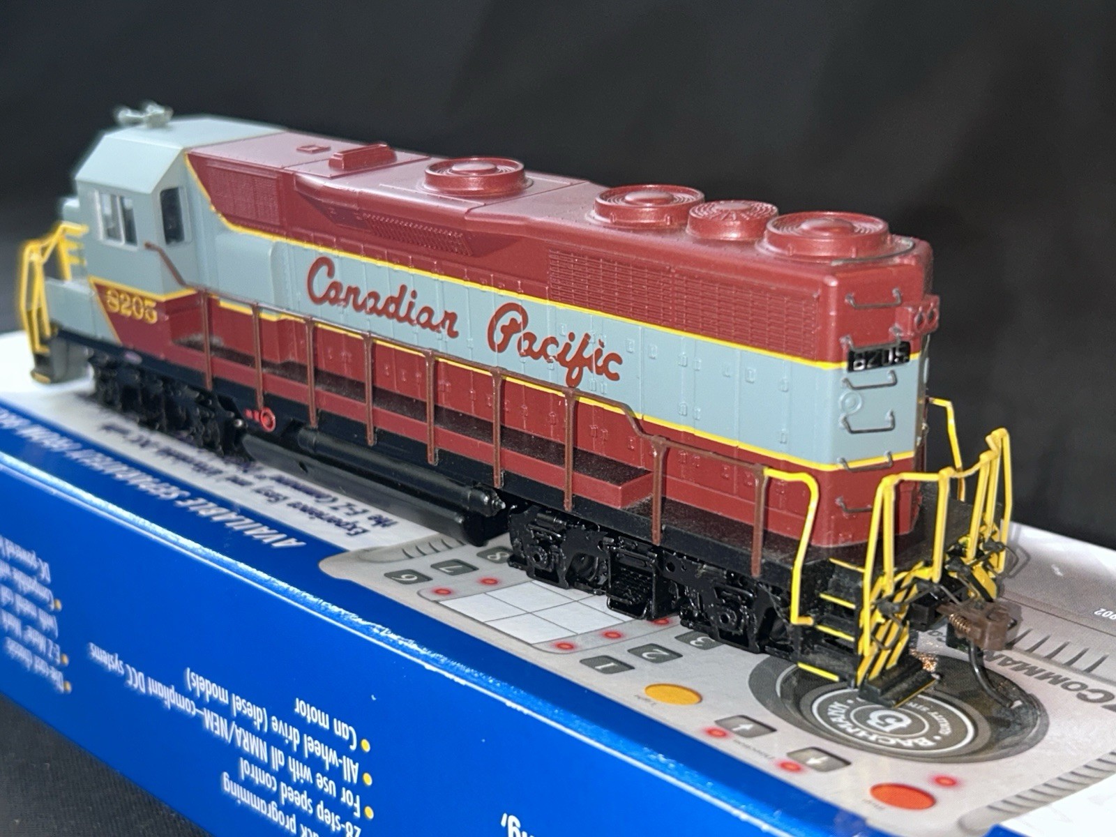 HO Scale Bachmann 60705 CP Canadian Pacific GP35 Diesel Locomotive #8205 w/DCC