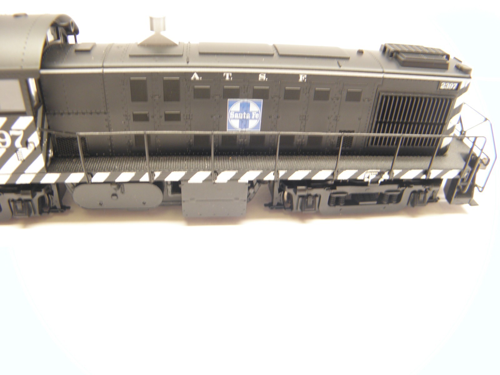 ATLAS CLASSIC ALCO RS-1 LOCOMOTIVE SANTA FE #2397 – HO SCALE DCC – RUNS LOT B