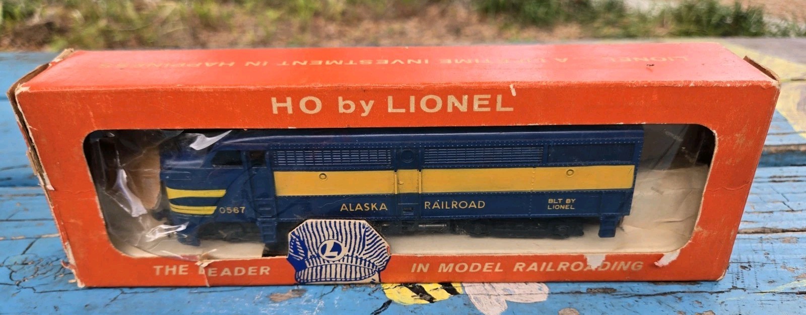 Lionel Alaska Railroad 0567-1 Locomotive Blue Yellow NIB.Box Fair Cond