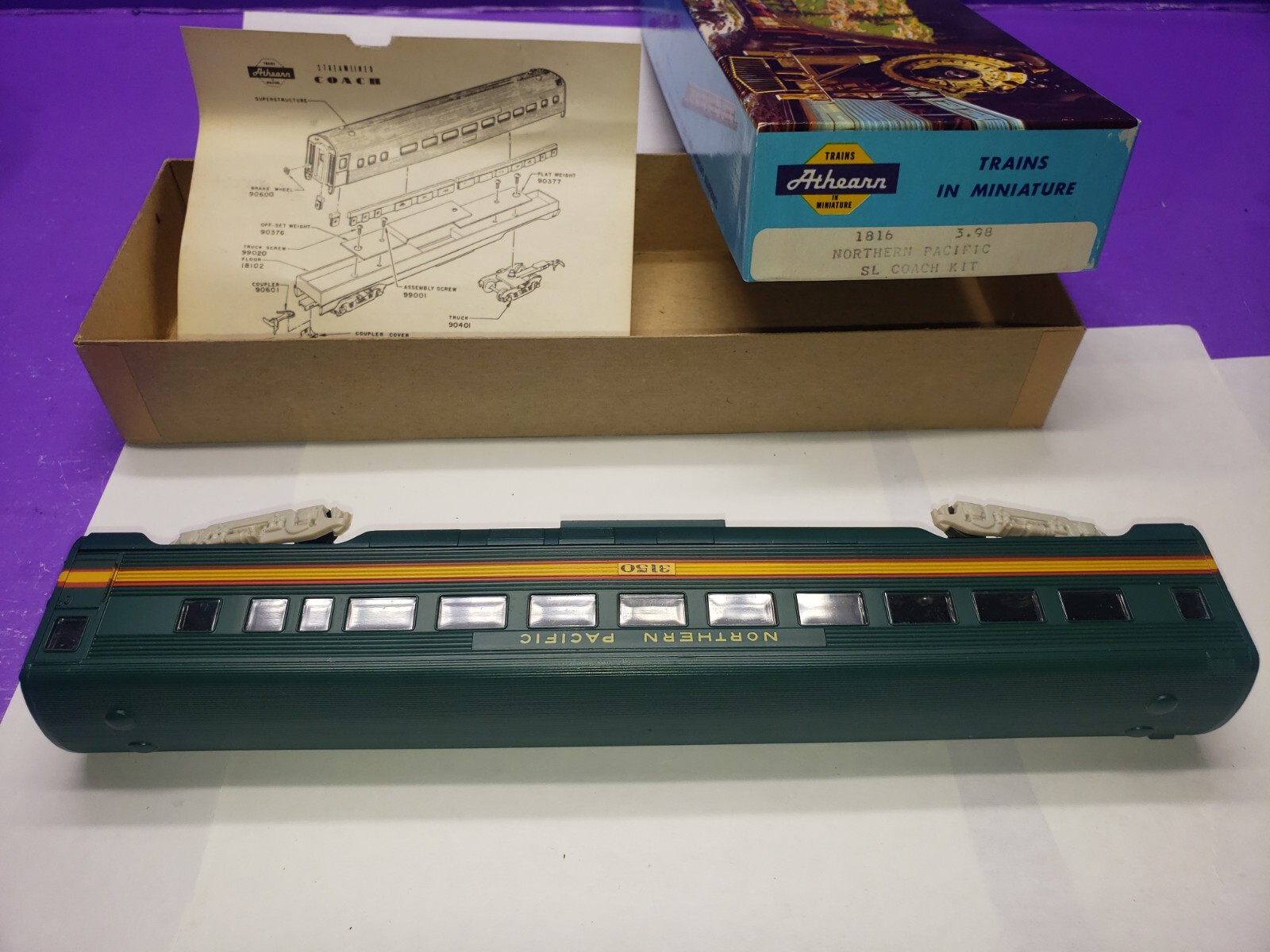 N P RAILWAY EXPRESS COACH CAR 3150 Athearn HO Scale Northern Pacific With Box
