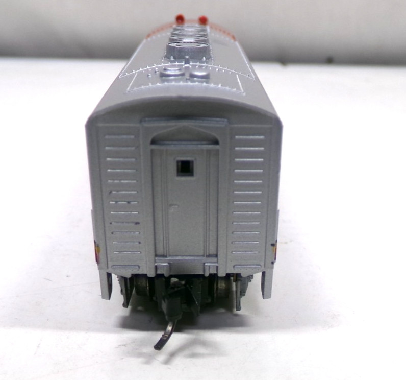 N scale Kato Santa Fe F3 A diesel engine in original box (lot N 187)