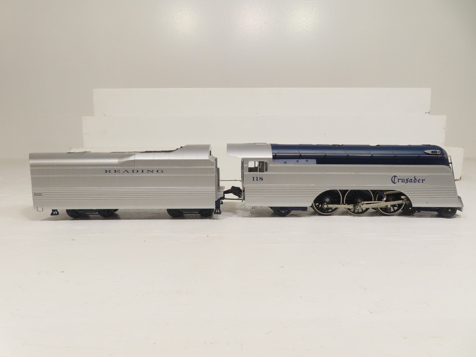 Weaver G1089-L Reading Crusader 4-6-2 Brass Pacific & G1229L 5 Car Pass LN