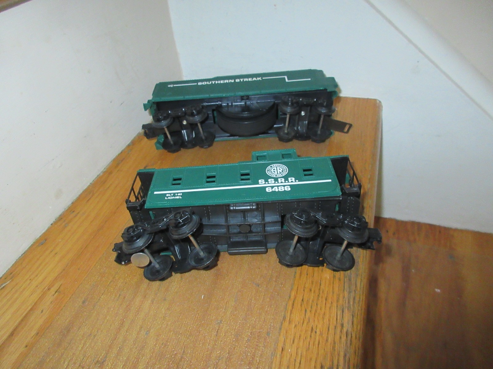 Lionel Set 8314 Engine Tender Caboose Southern Streak RUNS