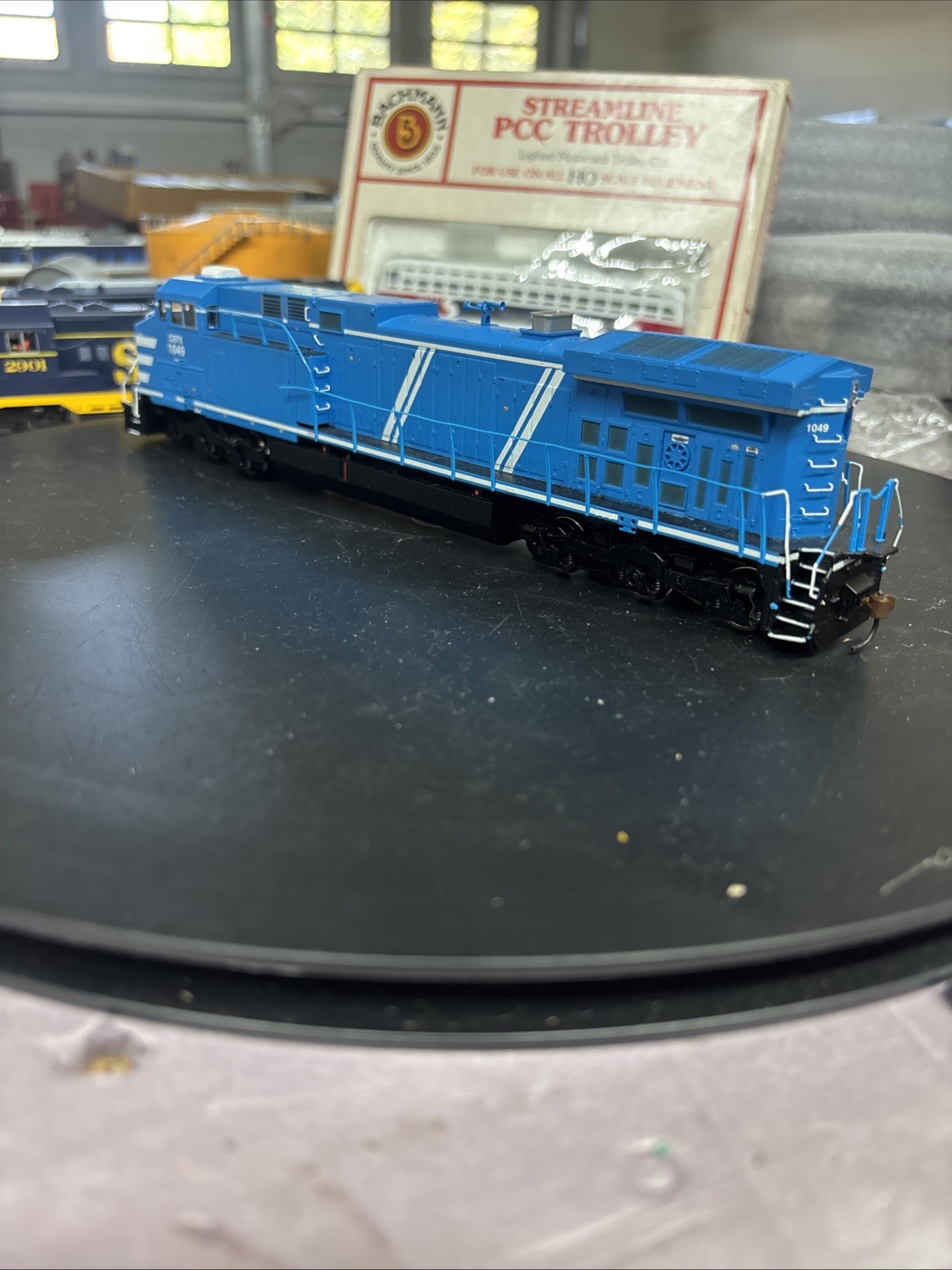 Ho Scale Athearn CEFX #1049 Dash 9 – Runs In Wrong Box