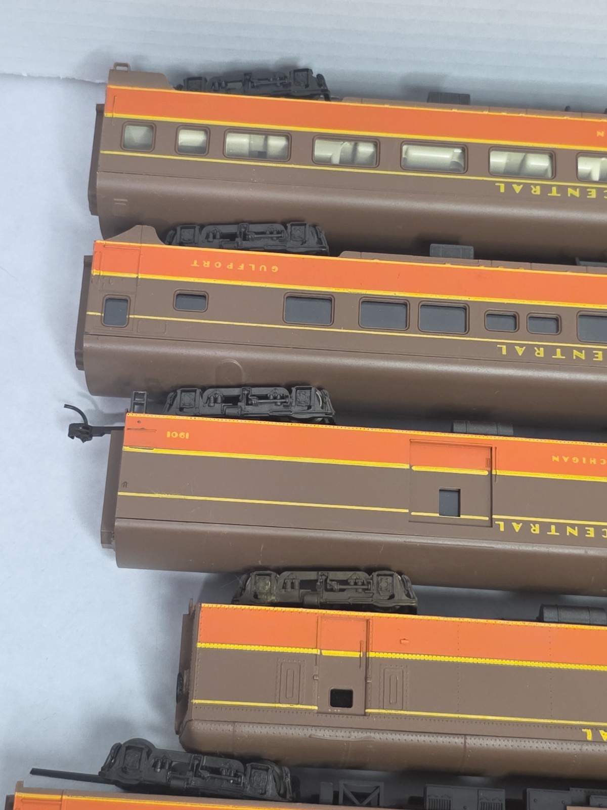 8 As Is Rivarossi Illinois Central Passenger Cars Vista Dome Coach Read Descript